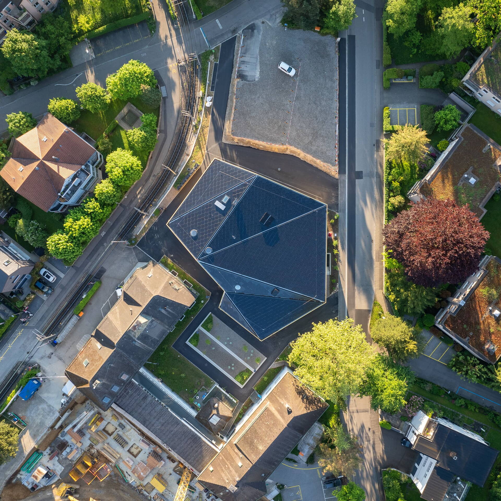 Die Ansicht von oben veranschaulicht noch einmal gut die Komplexität der Solaranlage.