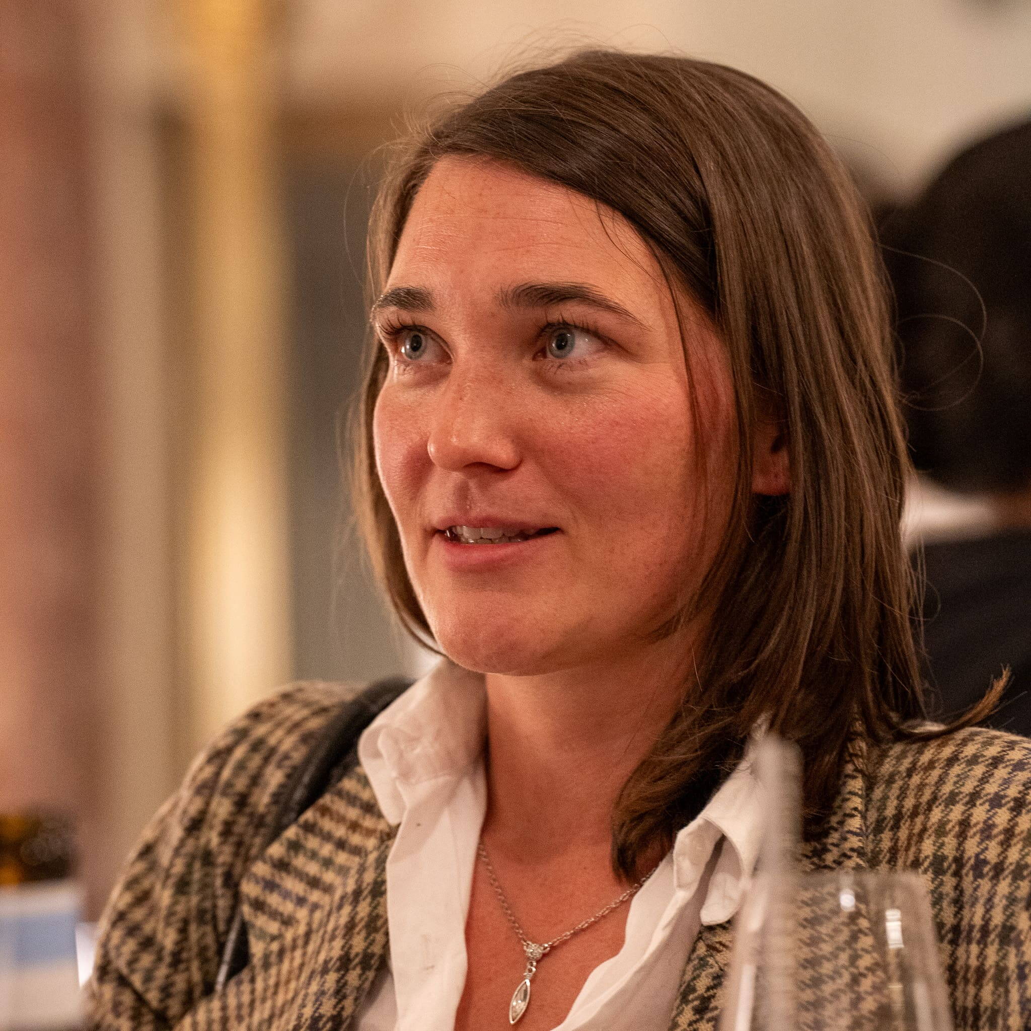 Abschlussapéro Beim anschliessenden Apéro konnten Beziehungen gepflegt und neue Kontakte geknüpft werden.